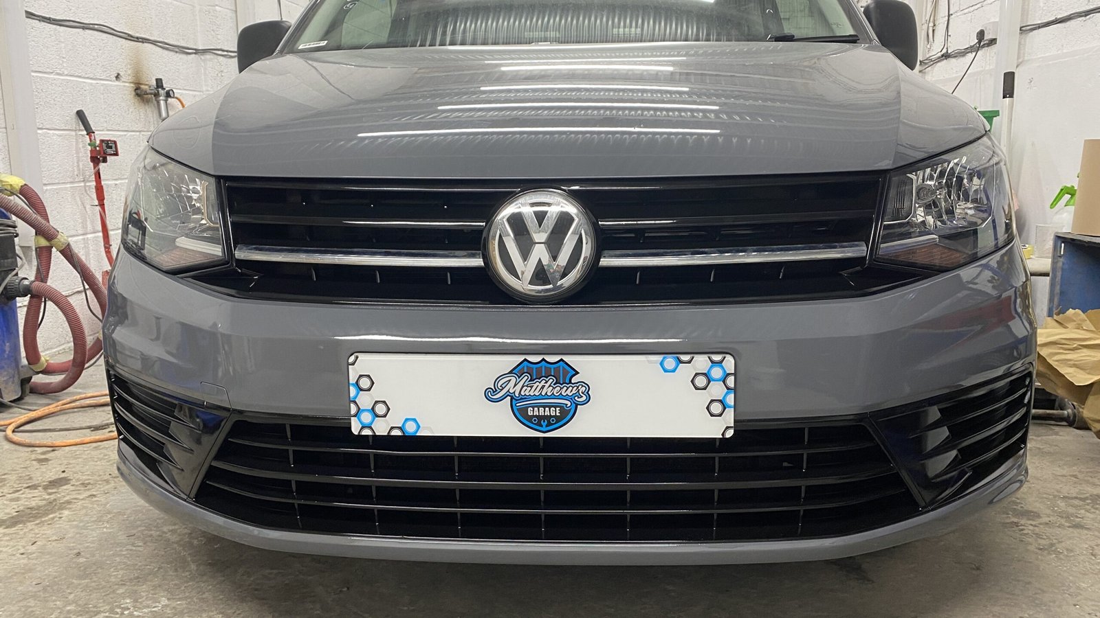 Custom body bumper repair on Volkswagen Caddy - car body repair